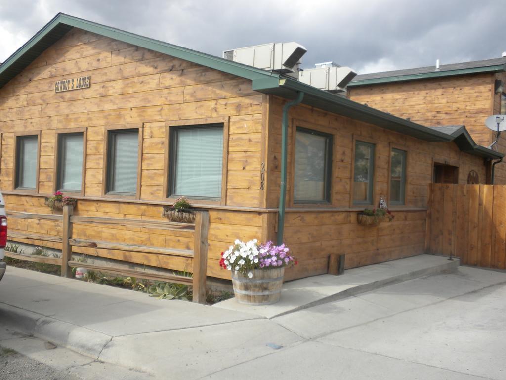 Cowboy'S Lodge Gardiner Buitenkant foto